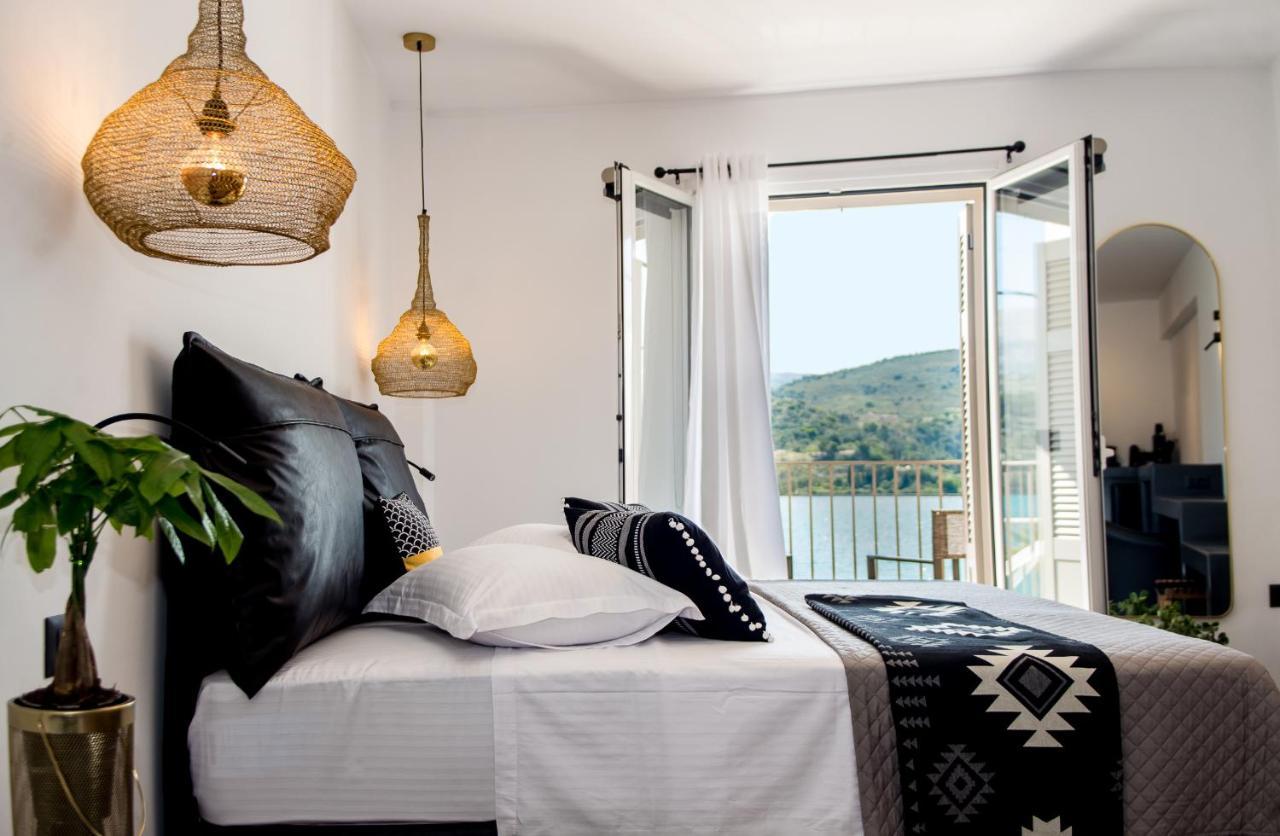 A & B Minimal Suite Ιι With Sea View In Argostoli Exteriér fotografie