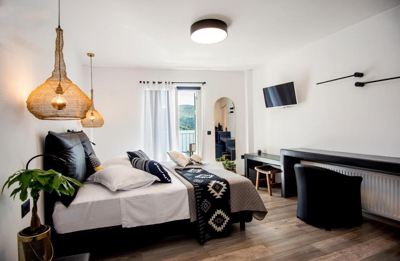 A & B Minimal Suite Ιι With Sea View In Argostoli Exteriér fotografie